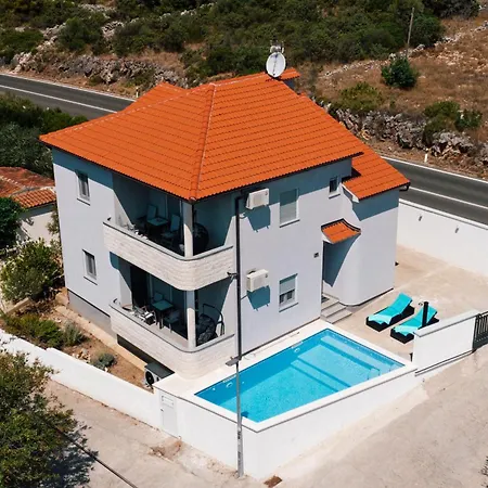 Heraklea Villa *